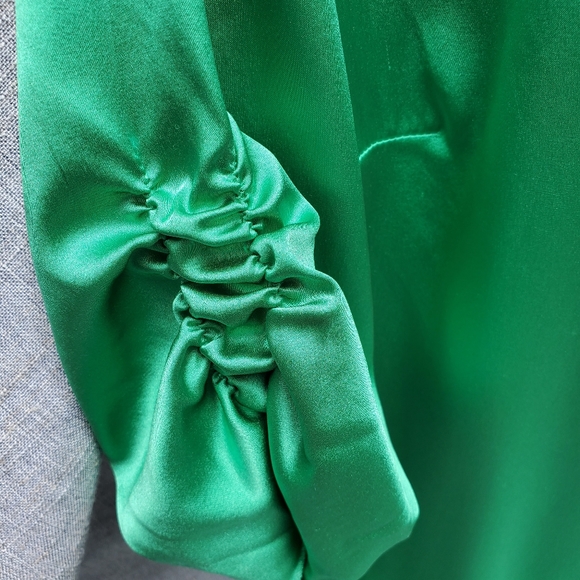 Elie Tahari Green Silk Blouse Size Small - Picture 8 of 12